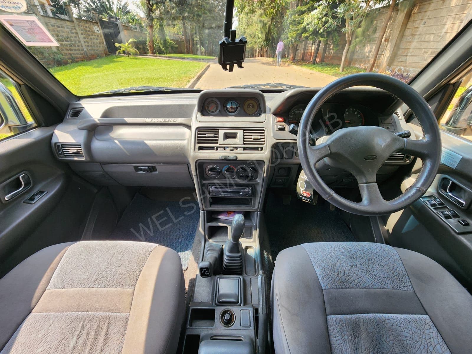 2004 Mitsubishi Pajero GLX 3L Petrol SUV, photo 12