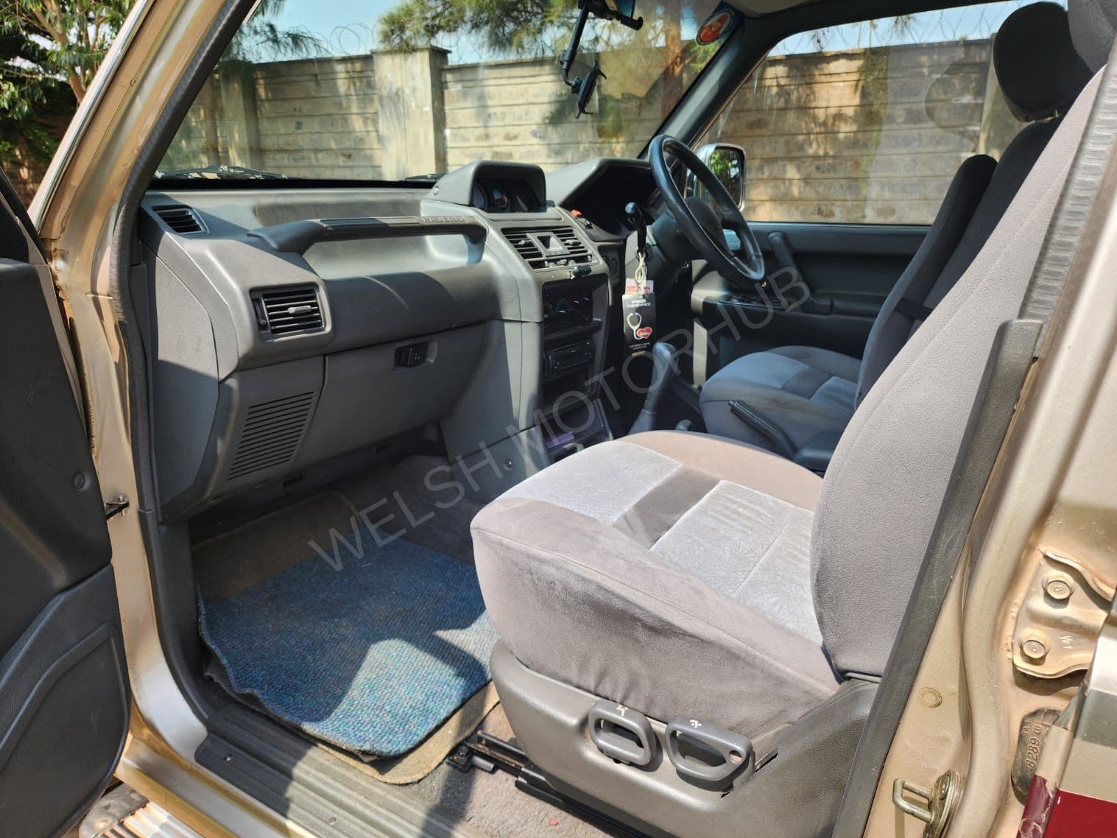2004 Mitsubishi Pajero GLX 3L Petrol SUV, photo 10
