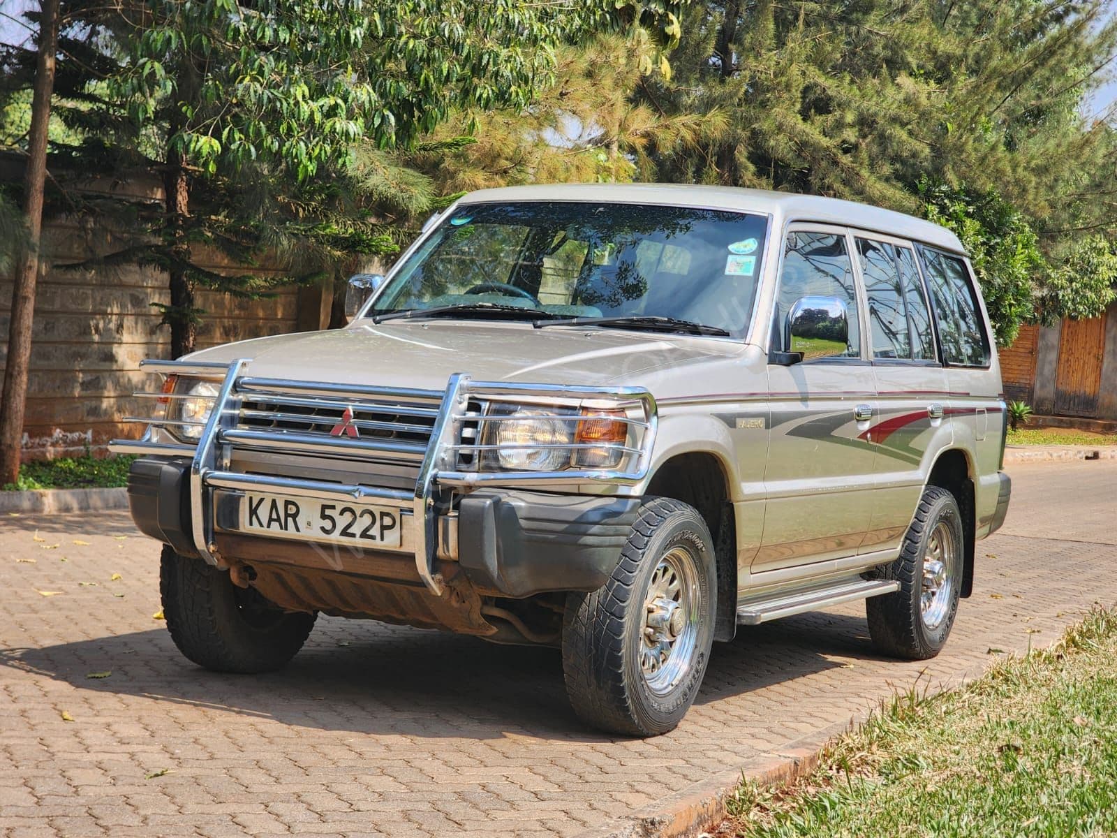 2004 Mitsubishi Pajero GLX 3L Petrol SUV, photo 3