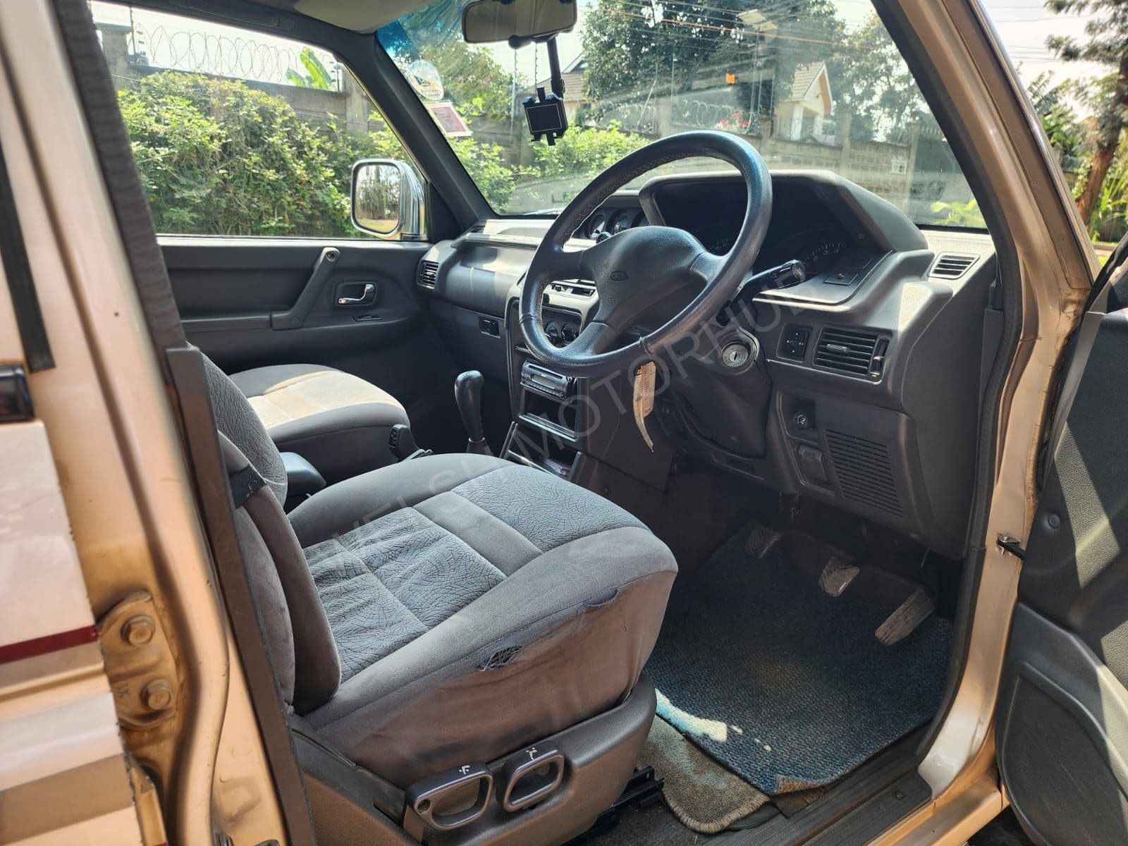2004 Mitsubishi Pajero GLX 3L Petrol SUV, photo 13