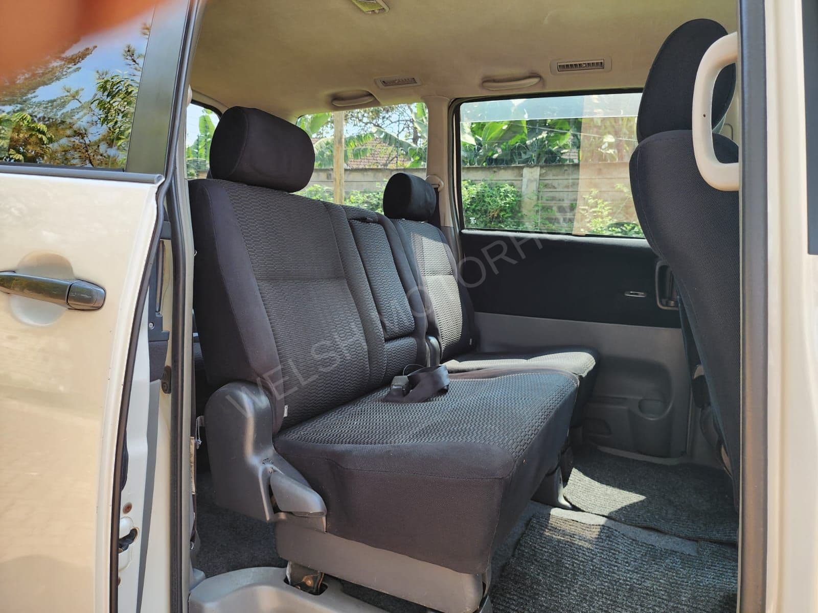 2007 Toyota Voxy 2L Petrol MPV, photo 14