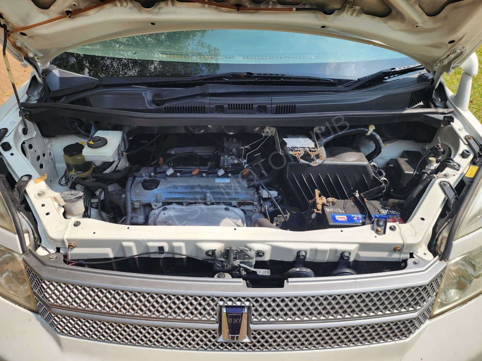 2007 Toyota Voxy 2L Petrol MPV, photo 12