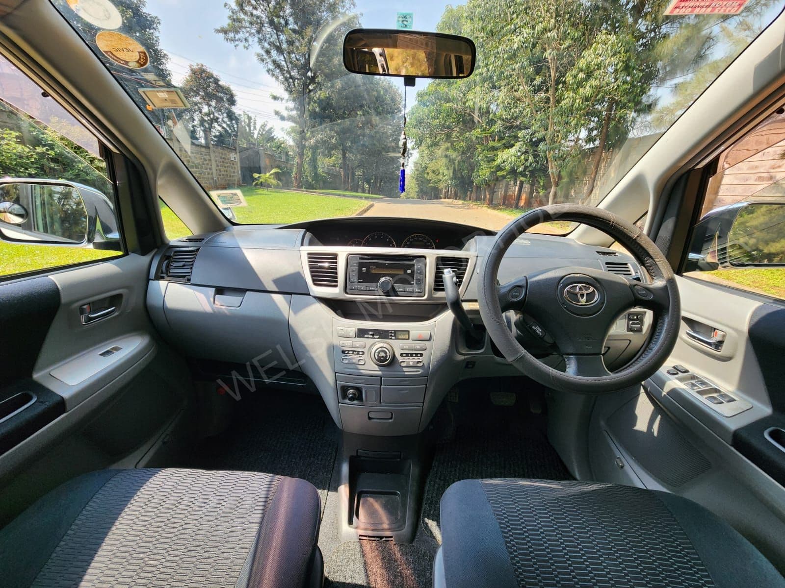 2007 Toyota Voxy 2L Petrol MPV, photo 15