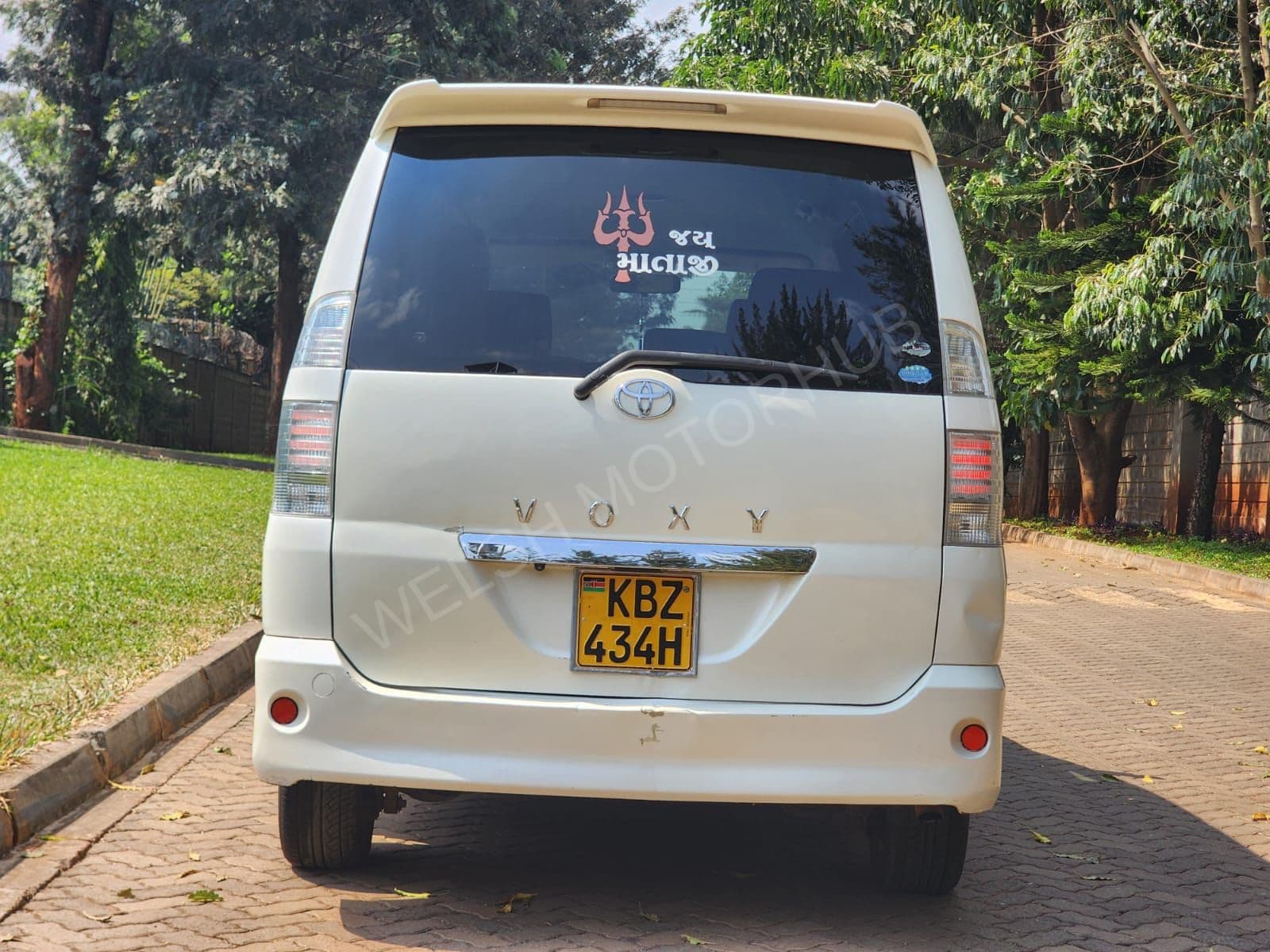 2007 Toyota Voxy 2L Petrol MPV, photo 8
