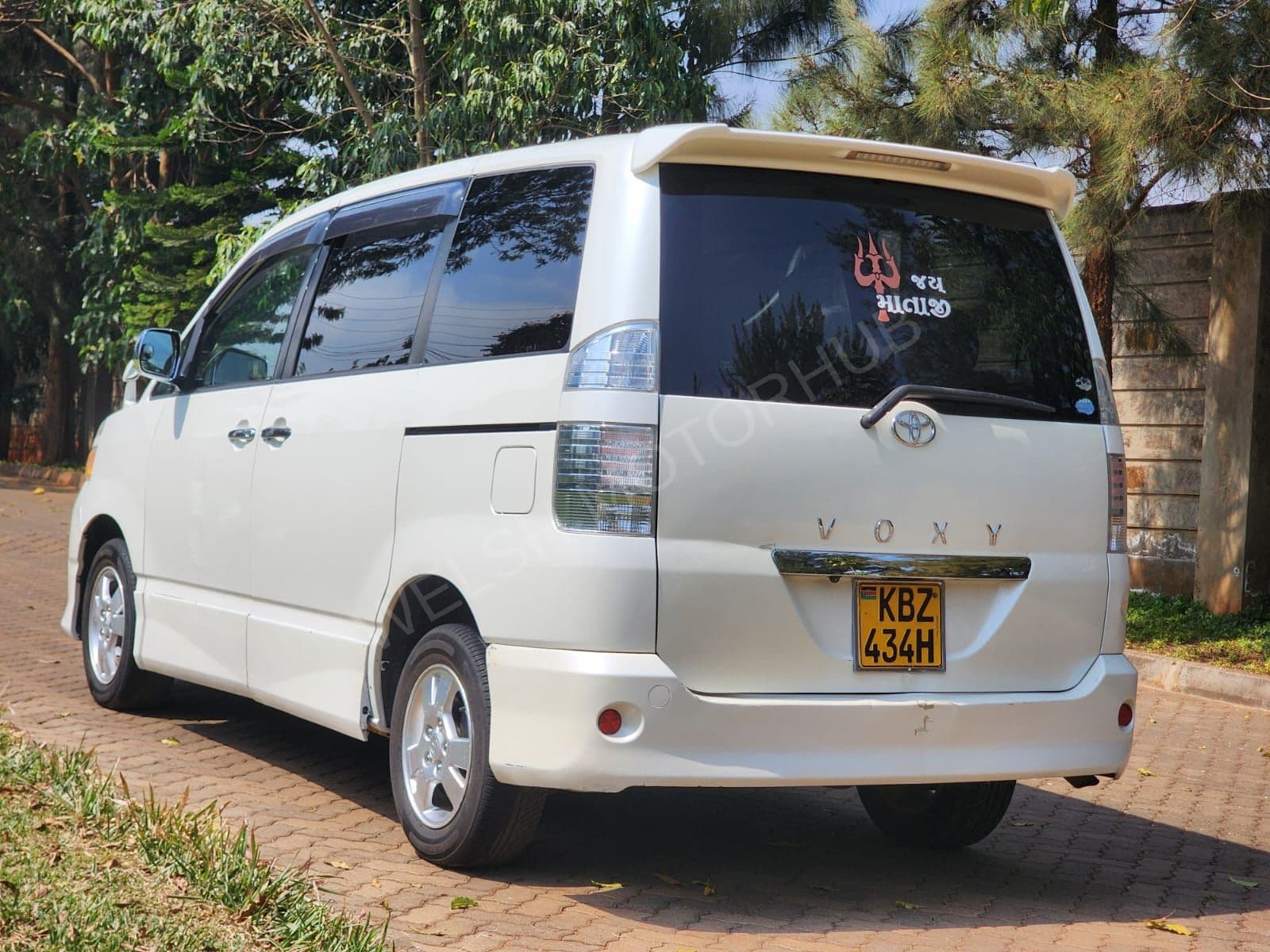 2007 Toyota Voxy 2L Petrol MPV, photo 5