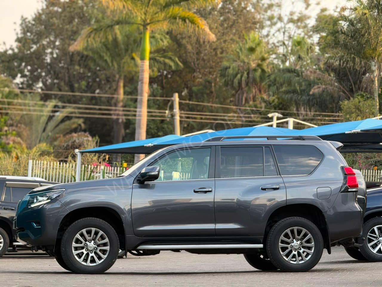 2019 Toyota Land Cruiser Prado VX-L 3L Diesel SUV, photo 2