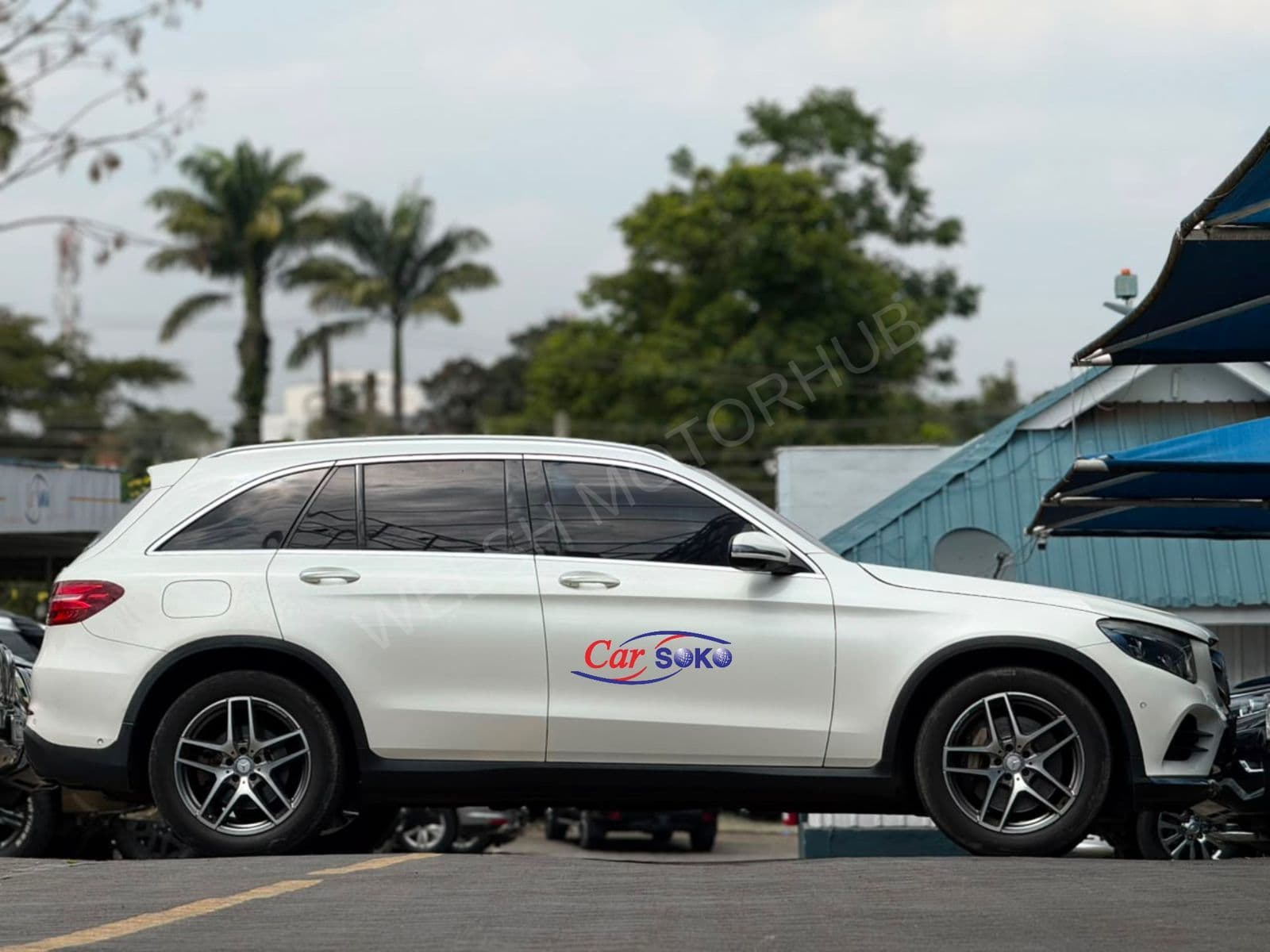 2016 Mercedes-Benz GLC250 4MATIC 2L Petrol SUV, photo 4