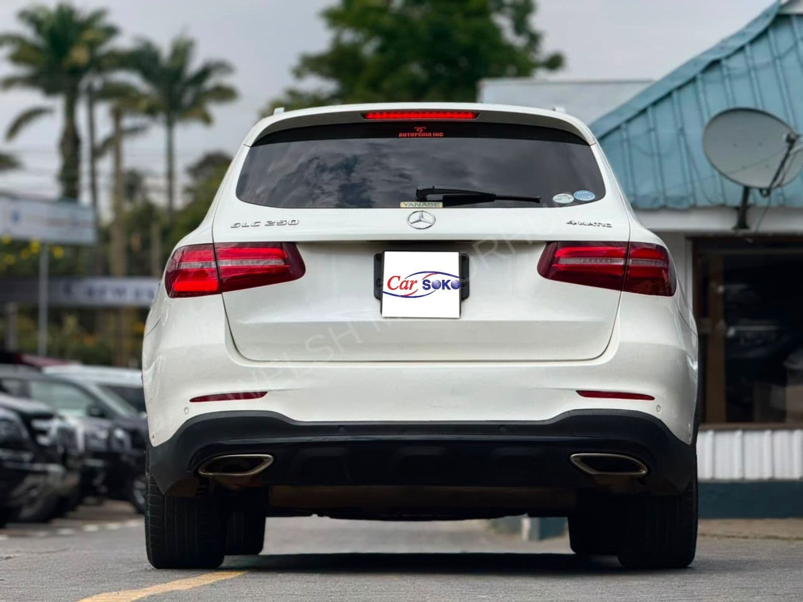 2016 Mercedes-Benz GLC250 4MATIC 2L Petrol SUV, photo 2