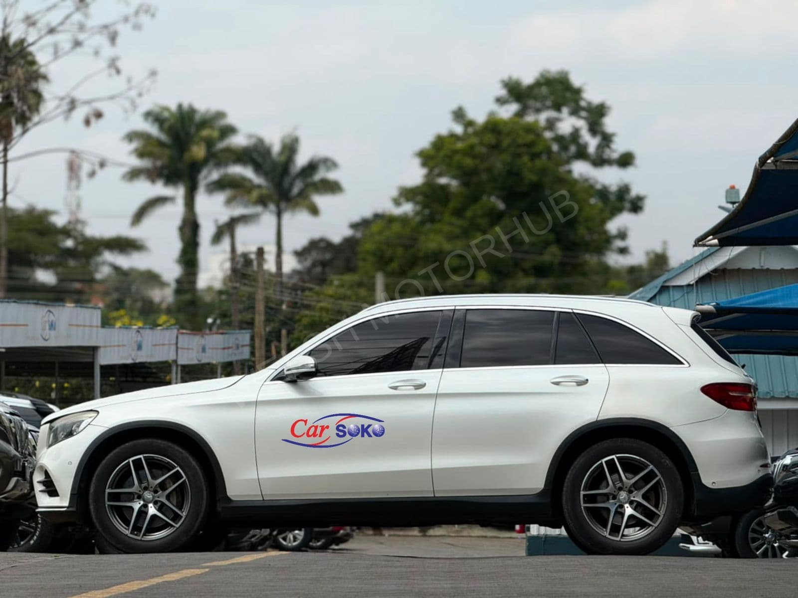2016 Mercedes-Benz GLC250 4MATIC 2L Petrol SUV, photo 3