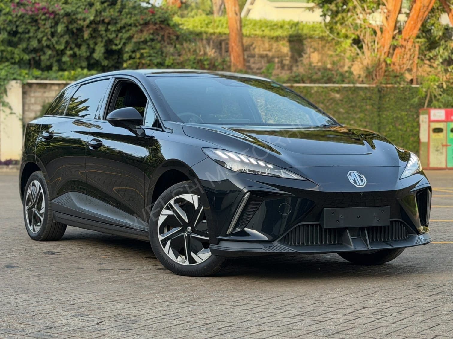 2022 MG 4 Electric Hatchback, photo 2