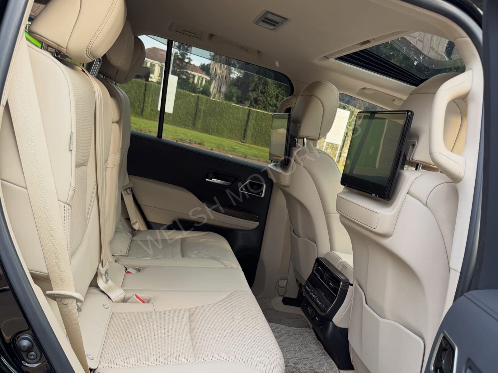 2023 Toyota Land Cruiser 300 ZX 3.5L Petrol SUV, photo 9