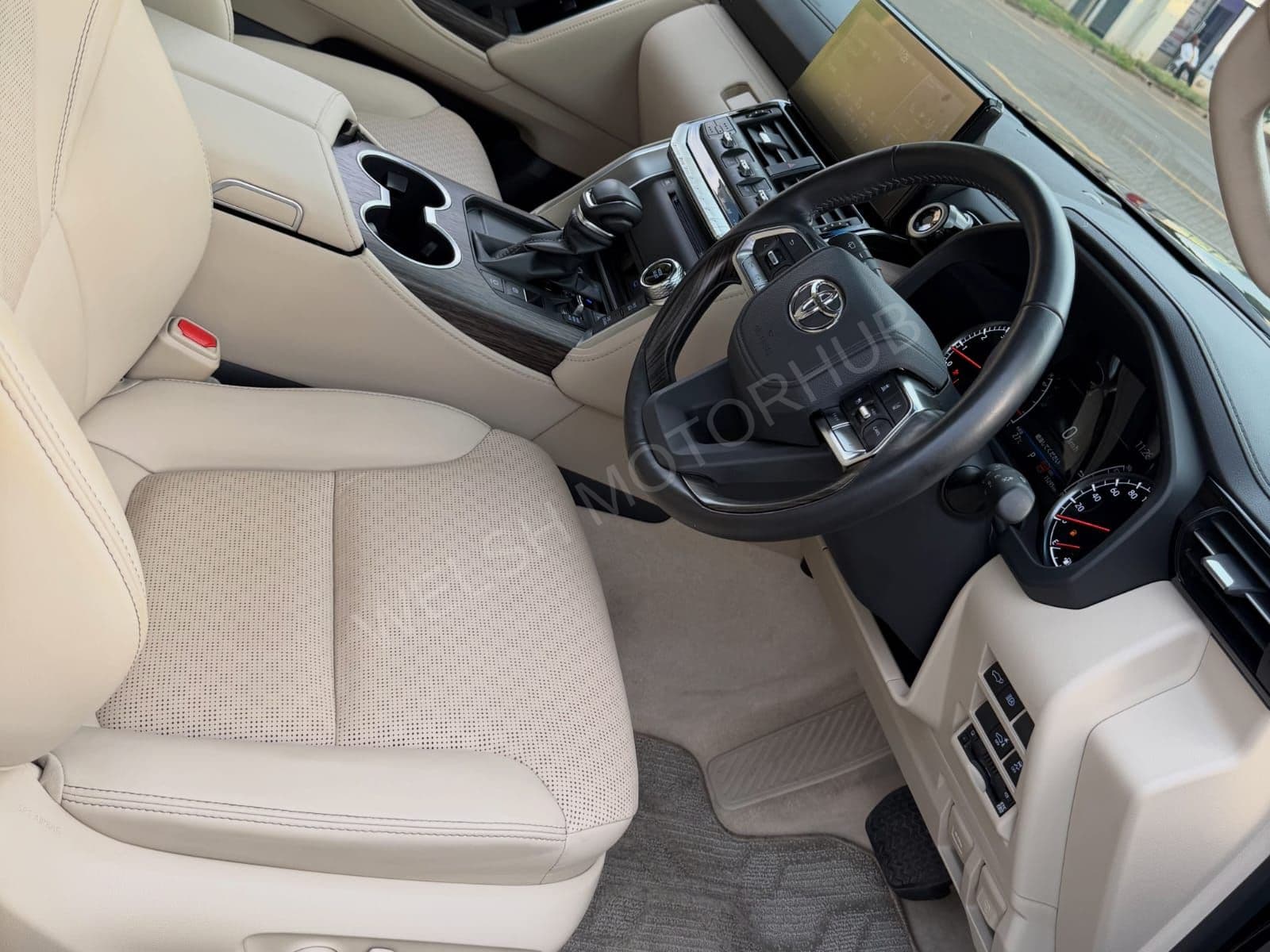 2023 Toyota Land Cruiser 300 ZX 3.5L Petrol SUV, photo 8