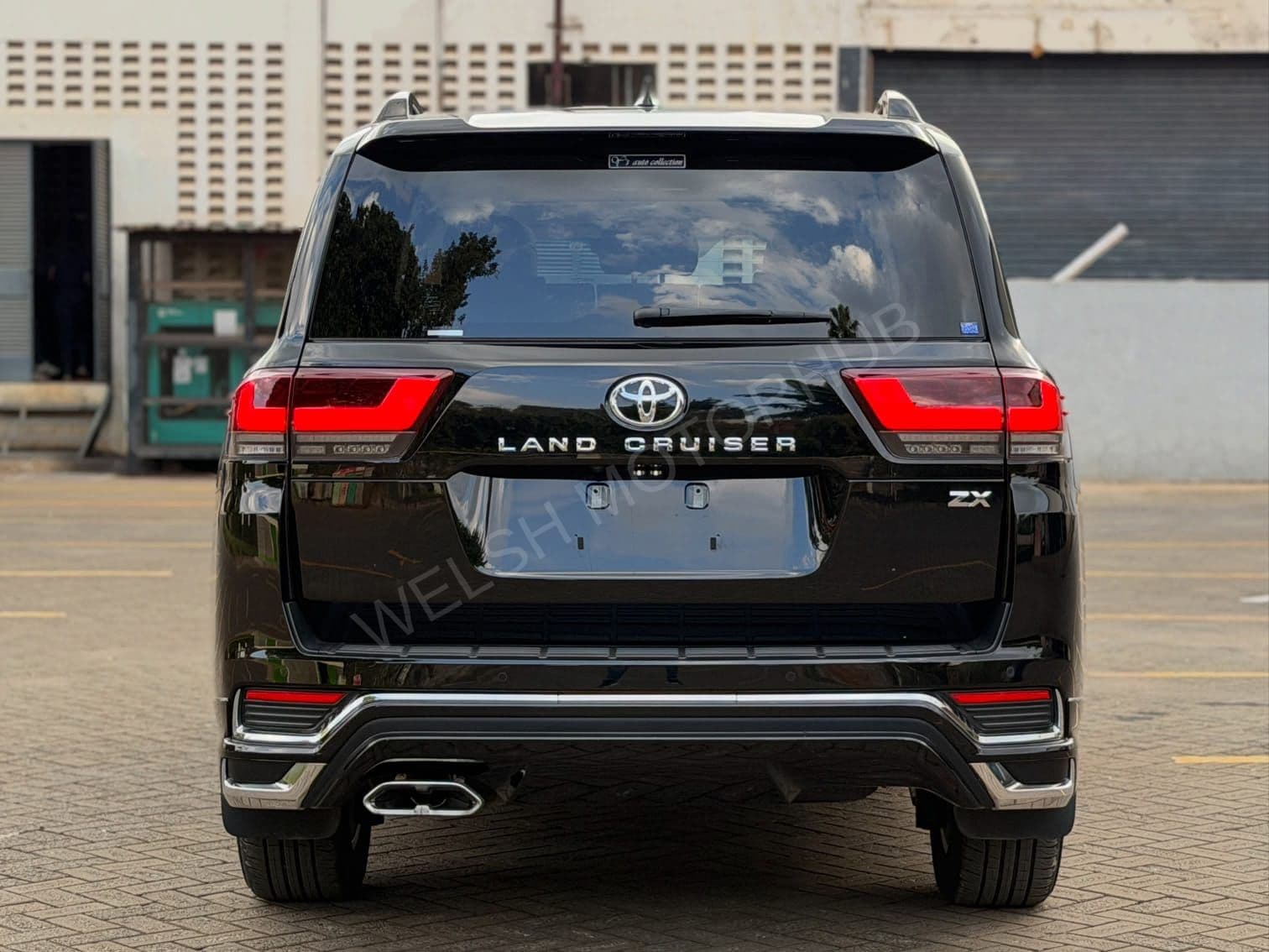 2023 Toyota Land Cruiser 300 ZX 3.5L Petrol SUV, photo 5
