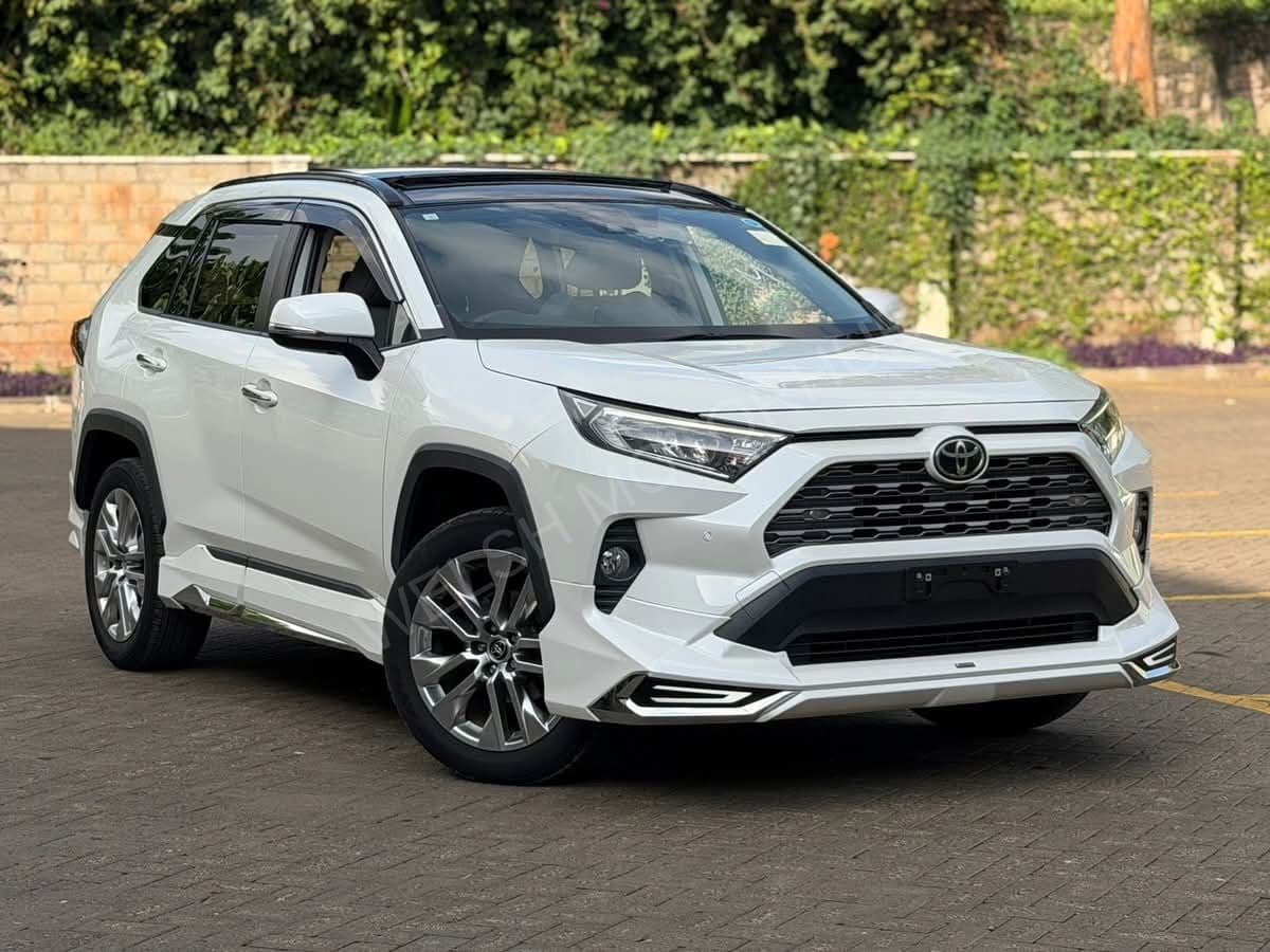 2021 Toyota RAV4 GZ PACKAGE 2L Petrol SUV, photo 2