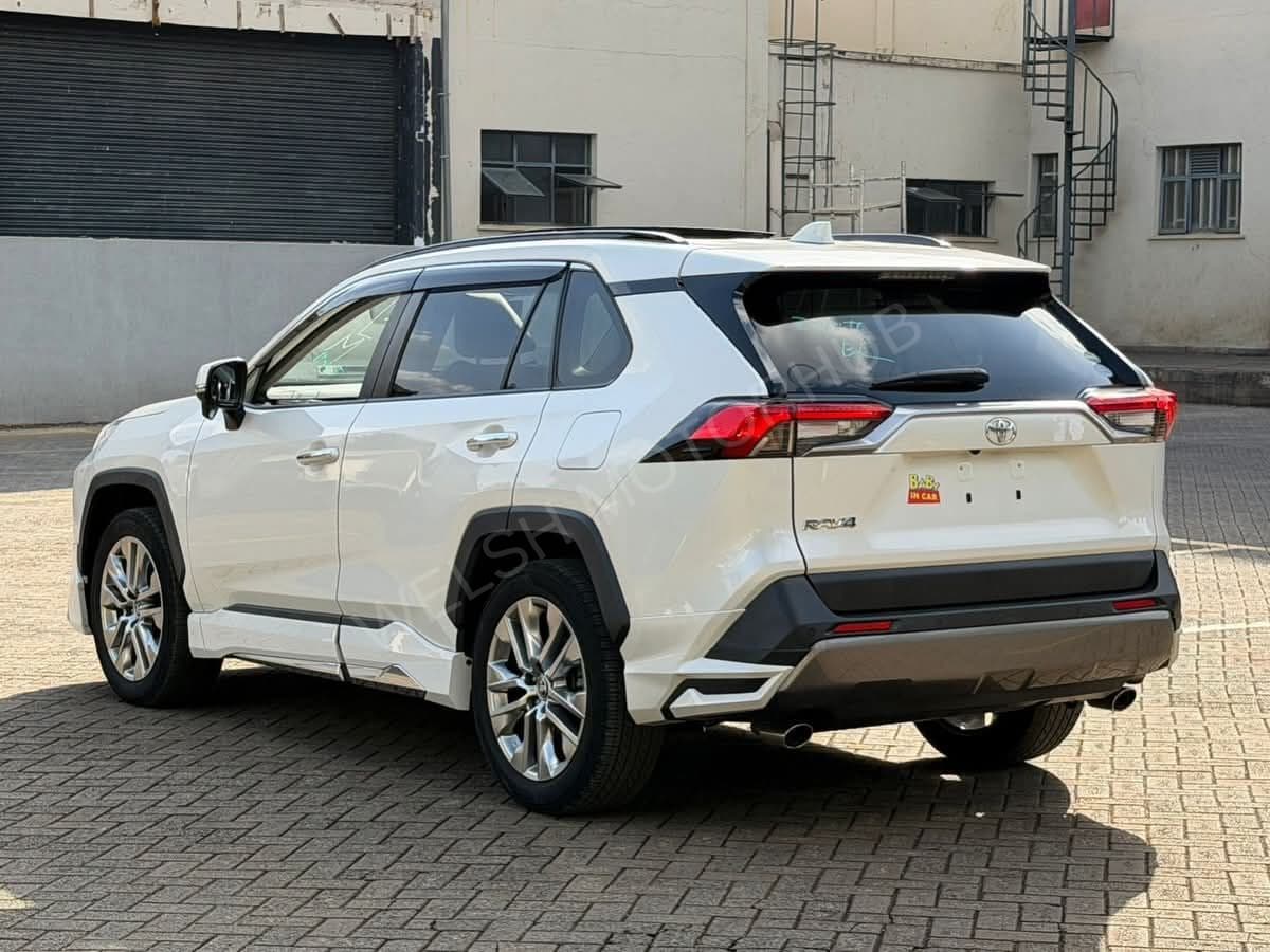 2021 Toyota RAV4 GZ PACKAGE 2L Petrol SUV, photo 4