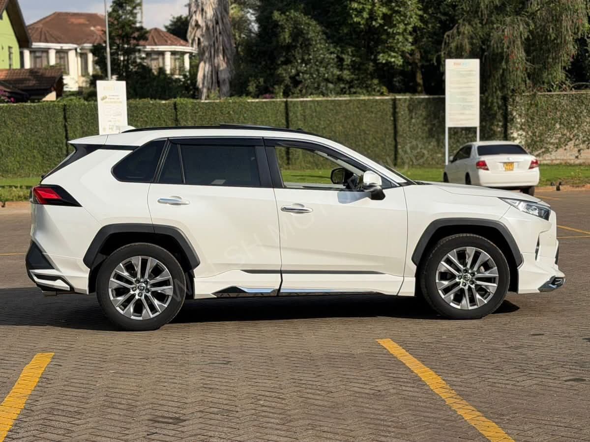2021 Toyota RAV4 GZ PACKAGE 2L Petrol SUV, photo 5