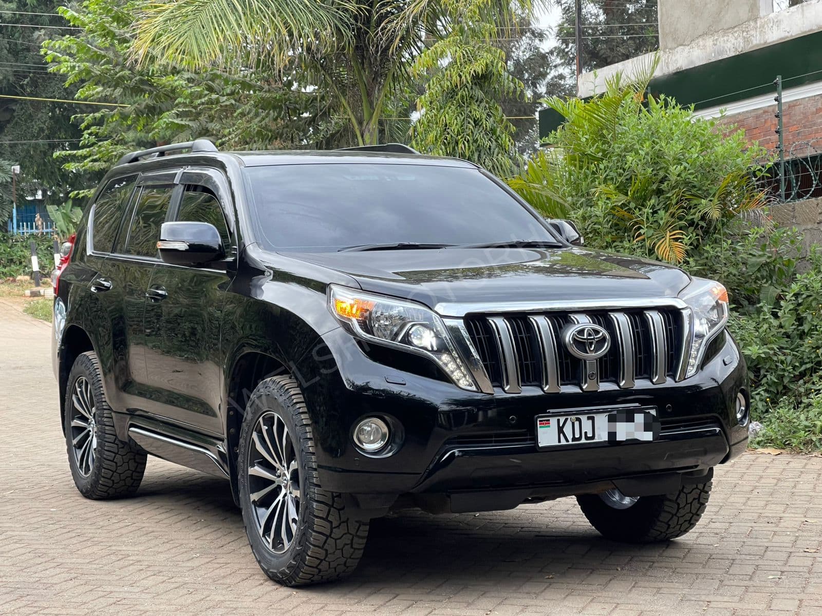 2016 Toyota Land Cruiser Prado TZG 2.8L Diesel SUV, photo 2