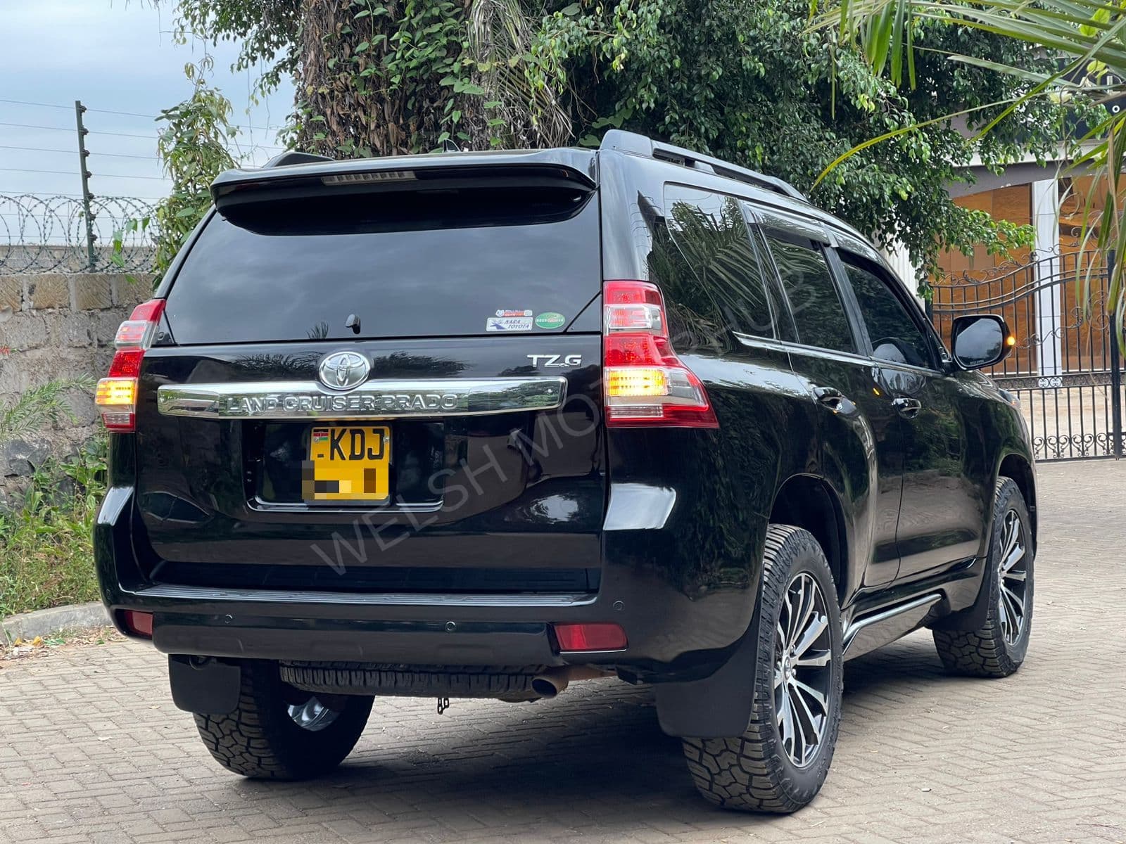 2016 Toyota Land Cruiser Prado TZG 2.8L Diesel SUV, photo 4
