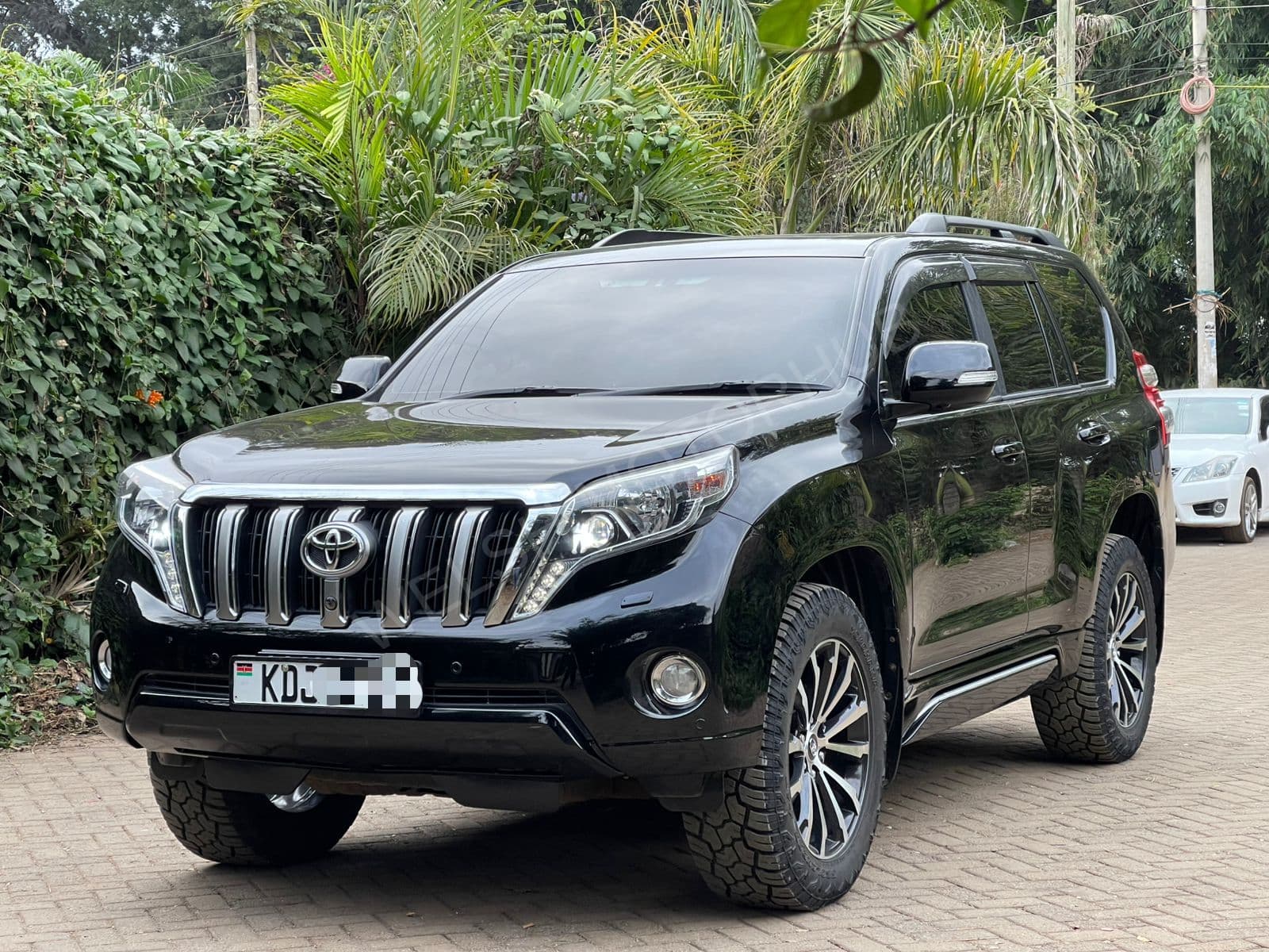 2016 Toyota Land Cruiser Prado TZG 2.8L Diesel SUV, photo 3