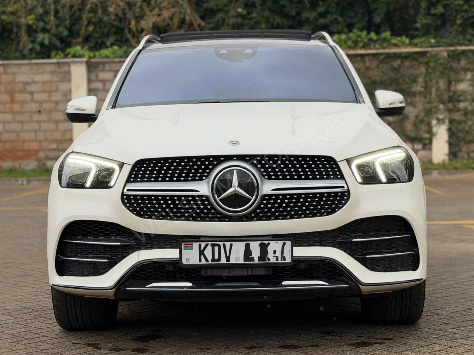 Mercedes-Benz GLE 400D ( AMG-LINE )