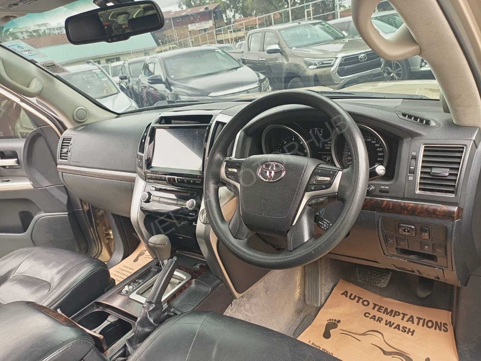 2014 Toyota Land Cruiser 200 VX 4.5L Diesel SUV, photo 8