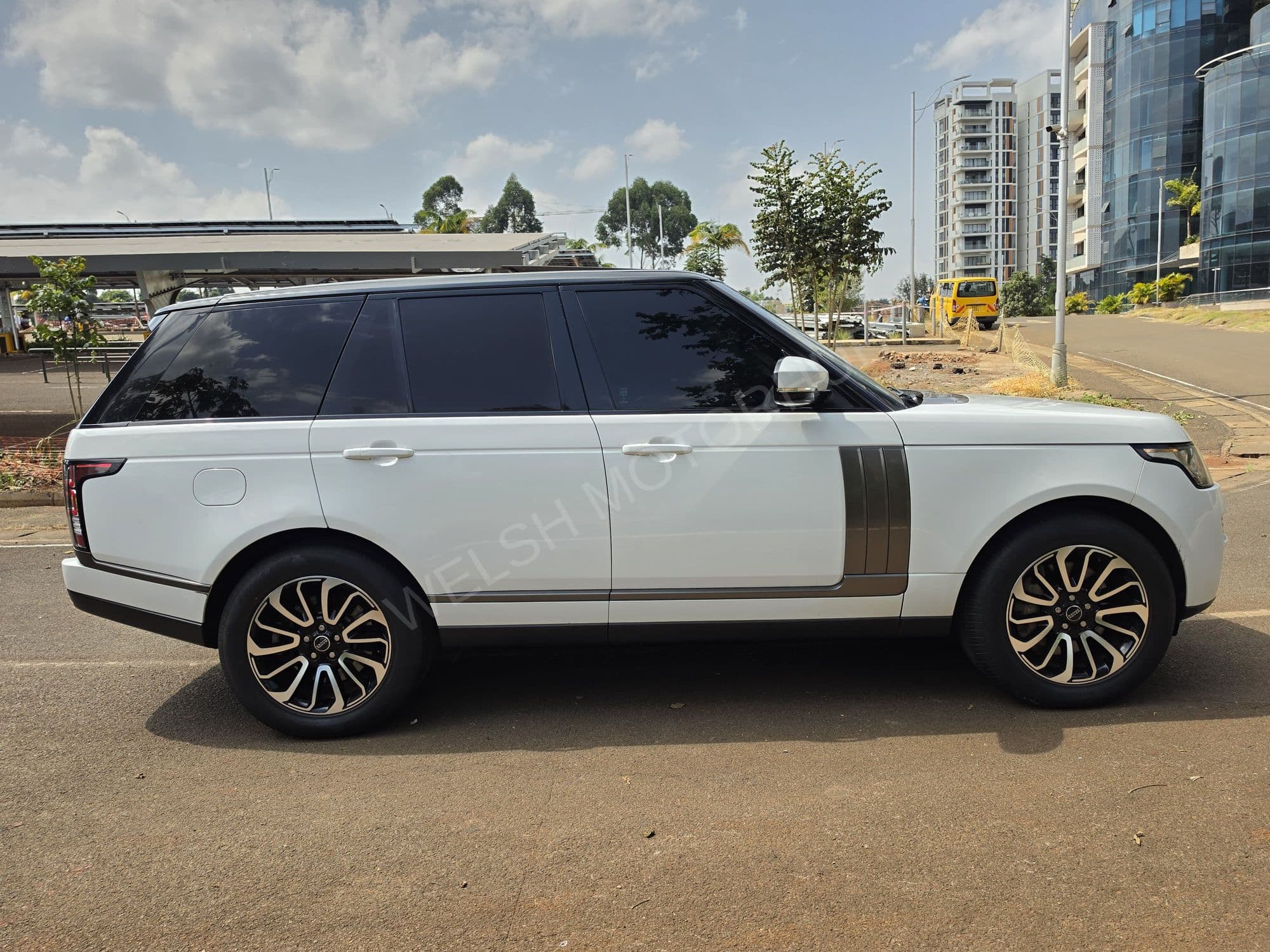 2013 Range Rover Vogue 3L Diesel SUV, photo 5