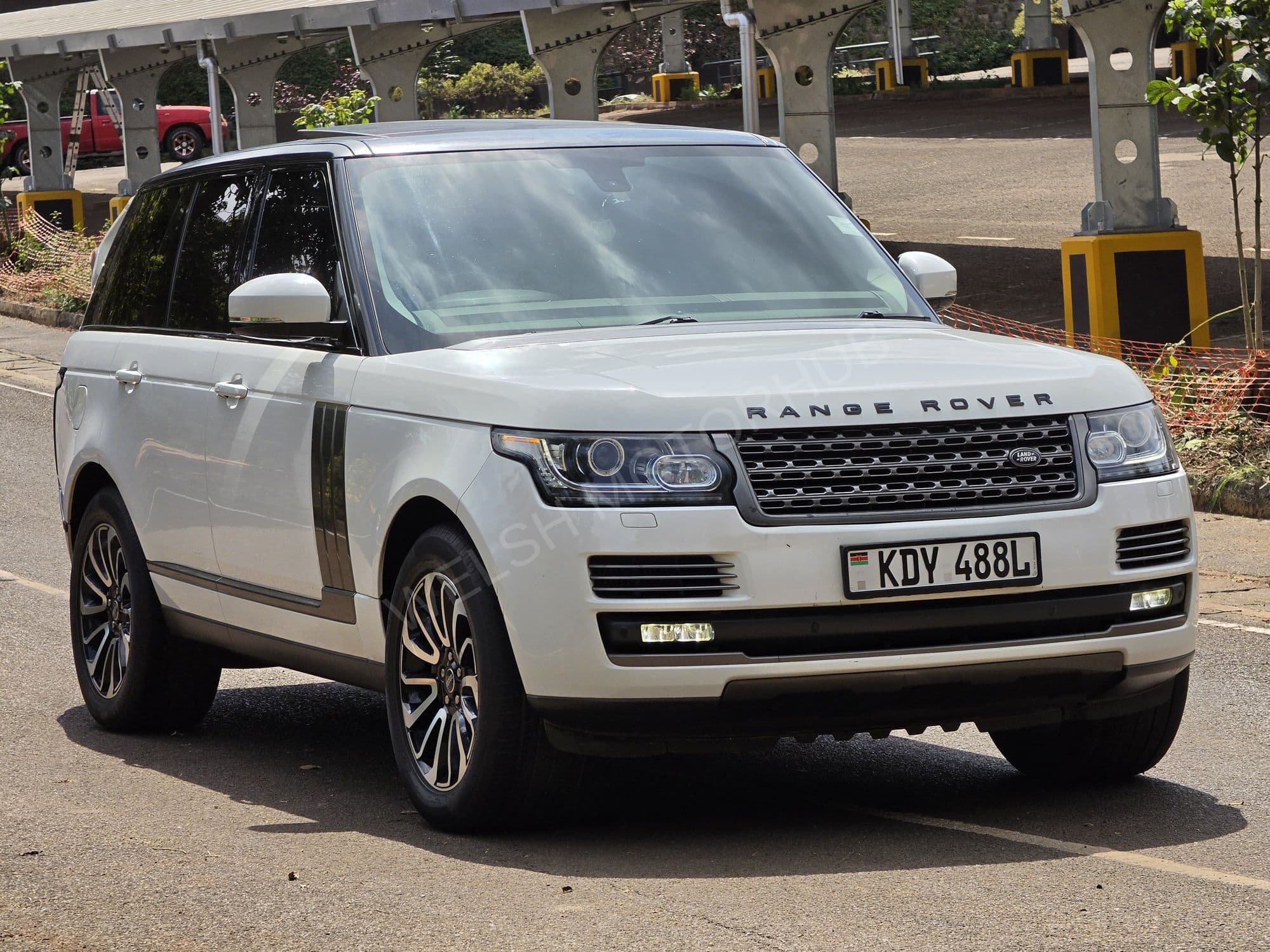 2013 Range Rover Vogue 3L Diesel SUV, photo 2