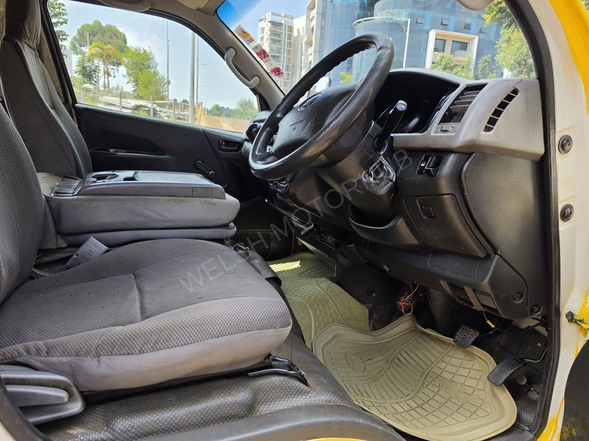 2005 Toyota Hiace 7L 3L Diesel MPV, photo 12