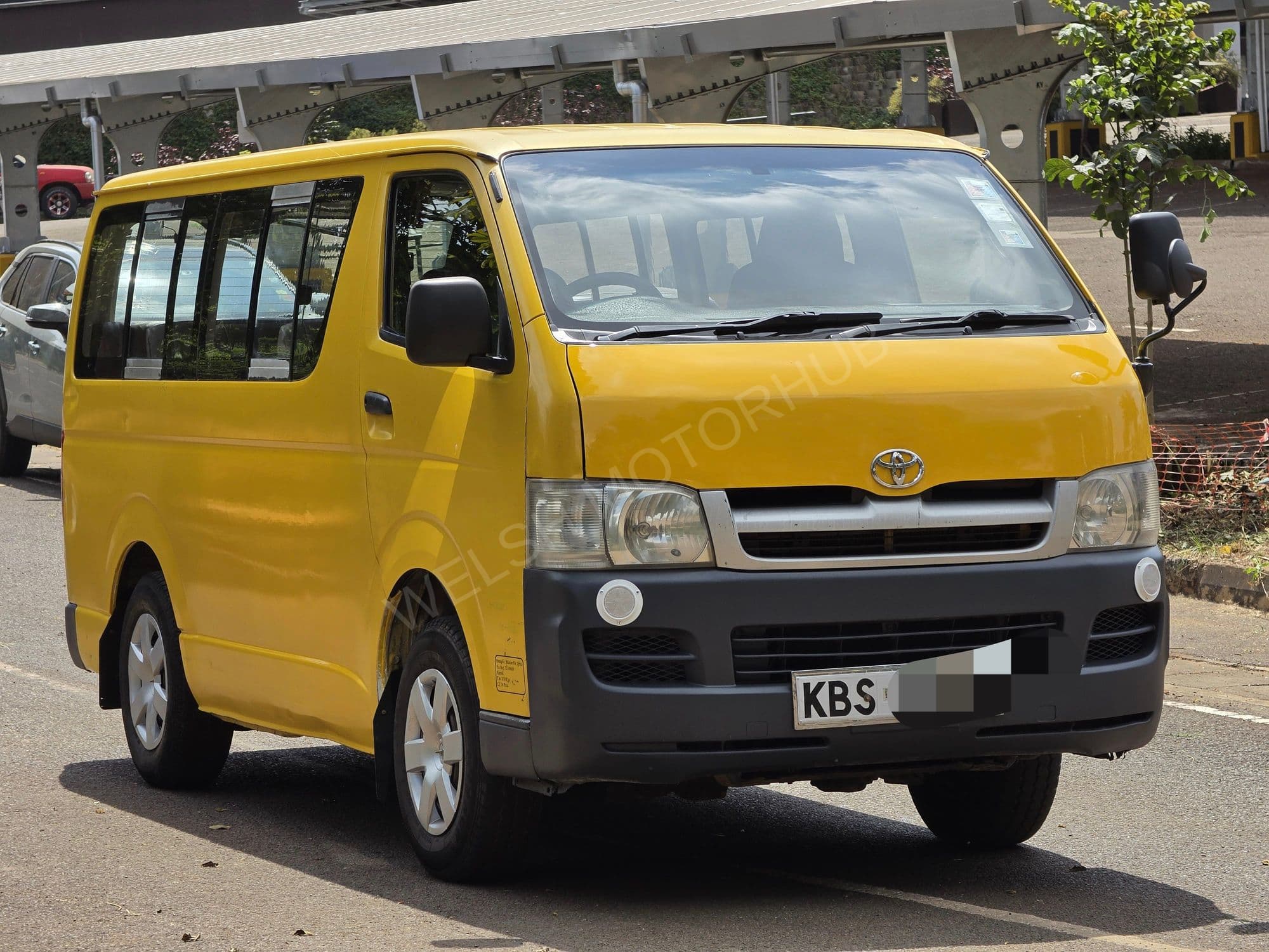 2005 Toyota Hiace 7L 3L Diesel MPV, photo 2