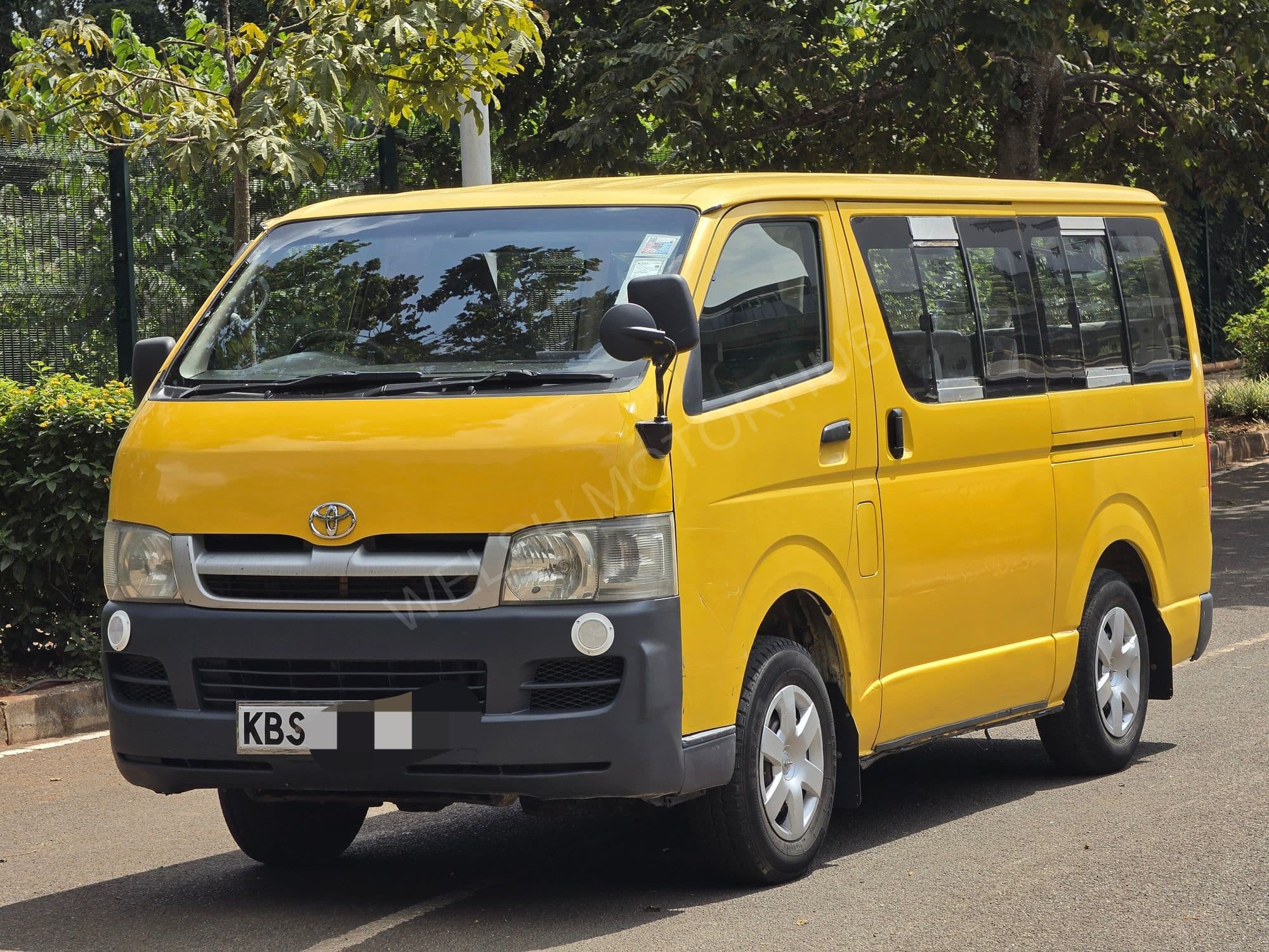 2005 Toyota Hiace 7L 3L Diesel MPV, photo 3