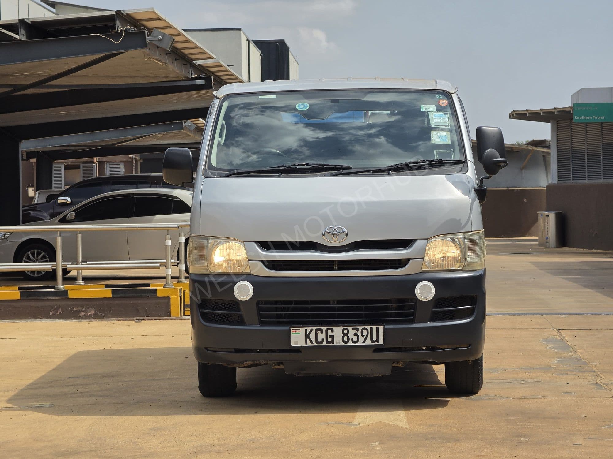 2008 Toyota Hiace 7L 2L Petrol MPV, main photo