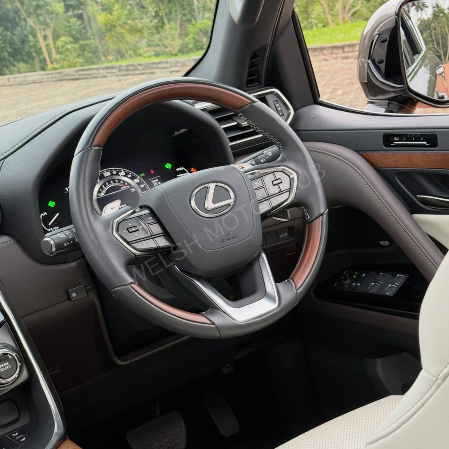 2023 Lexus LX600 3.5L Petrol SUV, photo 10