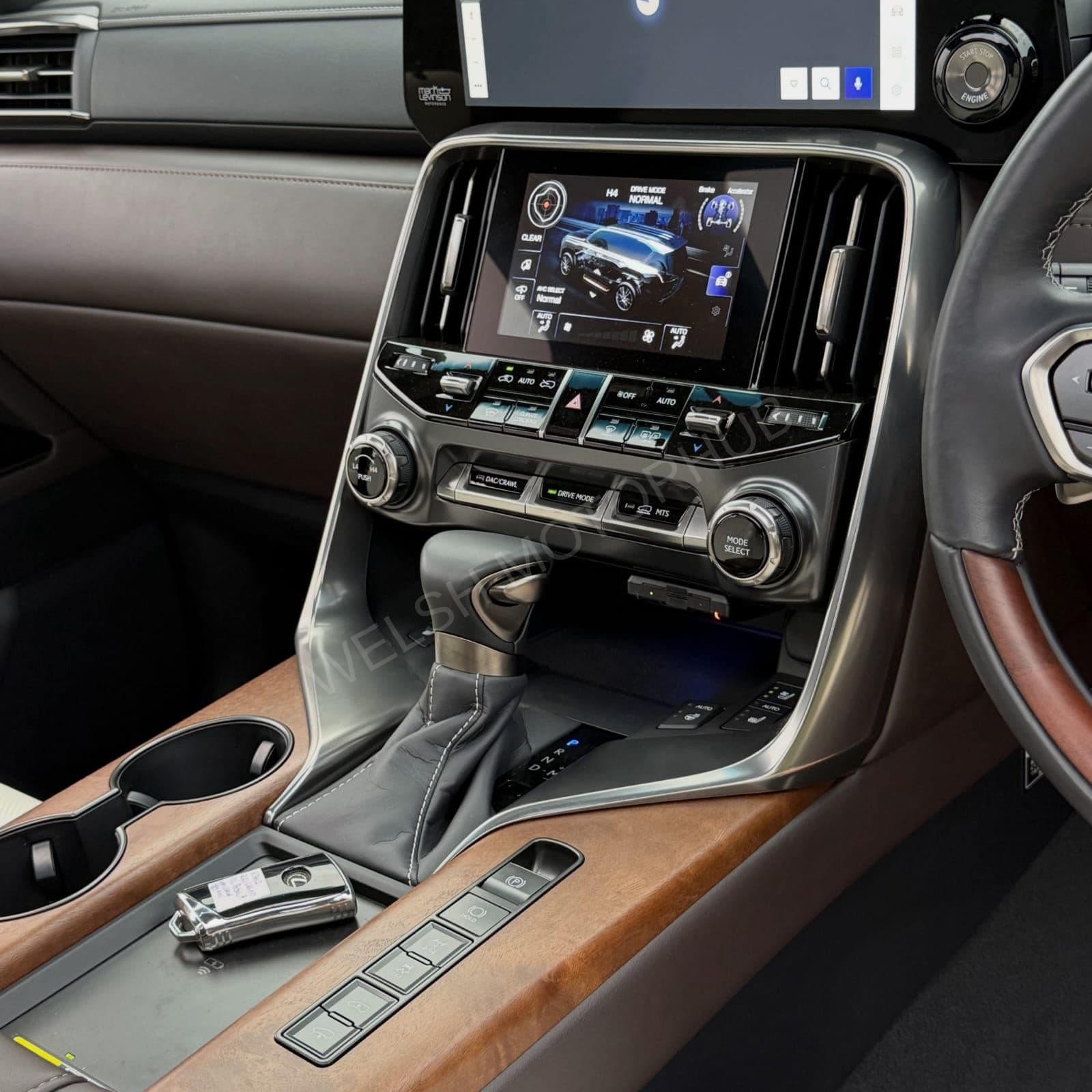 2023 Lexus LX600 3.5L Petrol SUV, photo 13