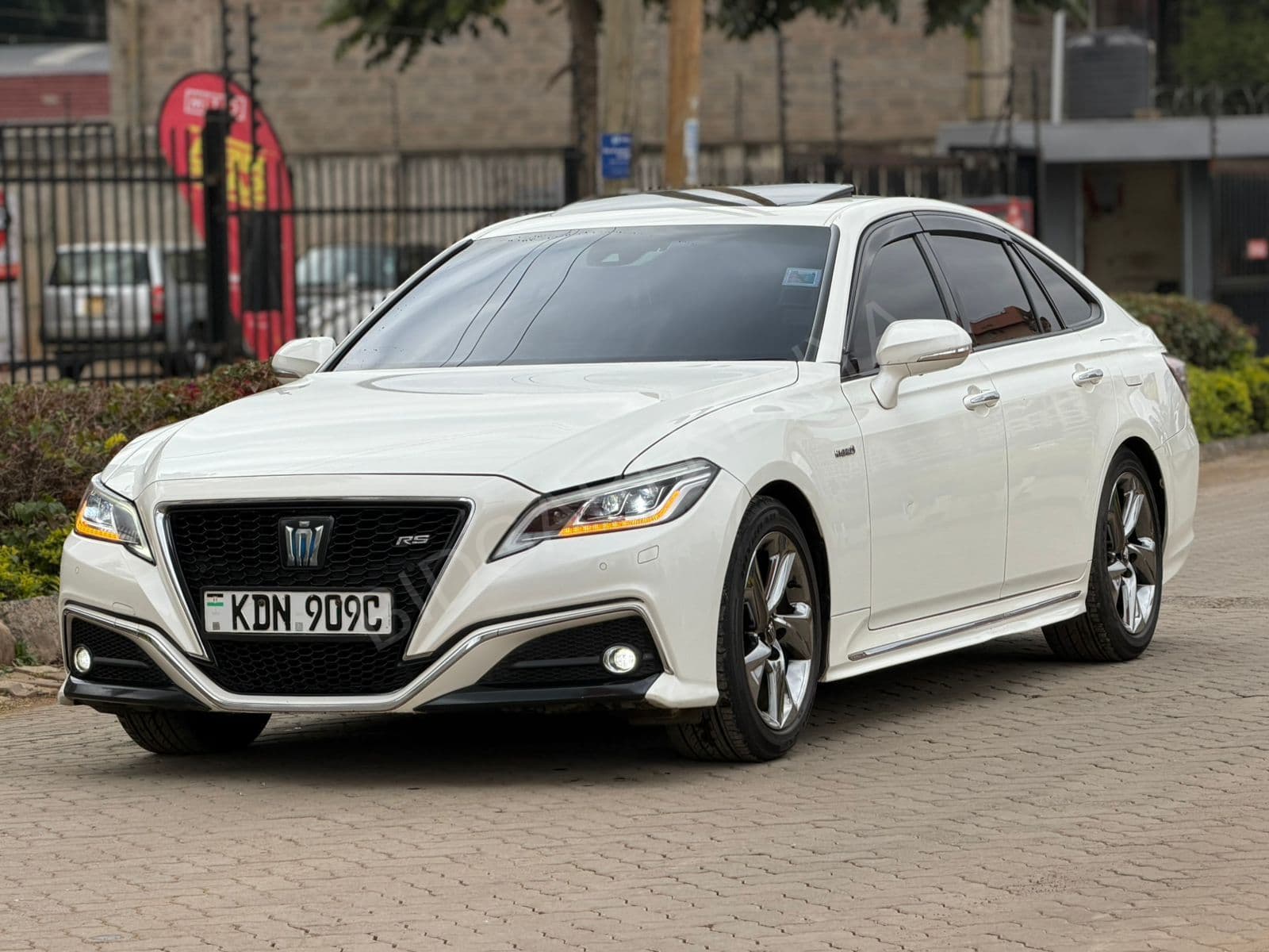 2020 Toyota Crown Rs Hybrid Sedan, photo 4
