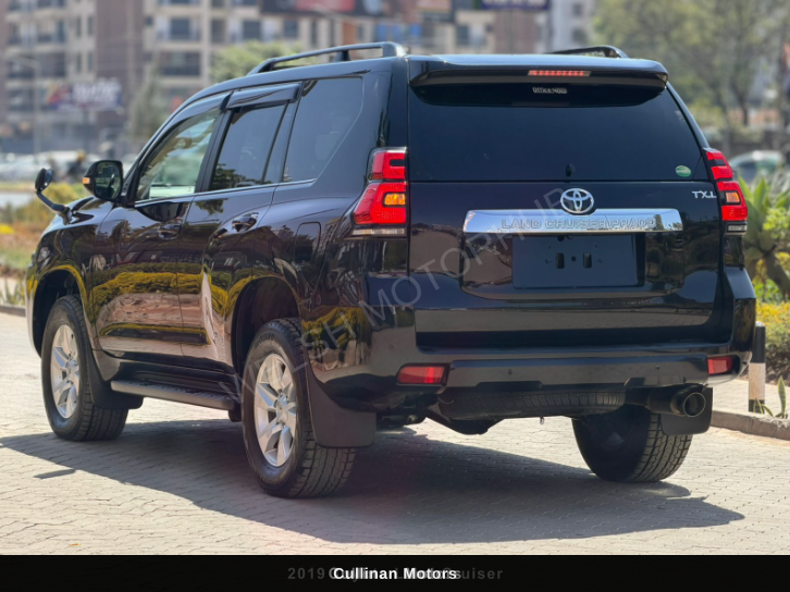 2019 Toyota Land Cruiser for Sale Kenya KSh 7.5M thumbnail 3