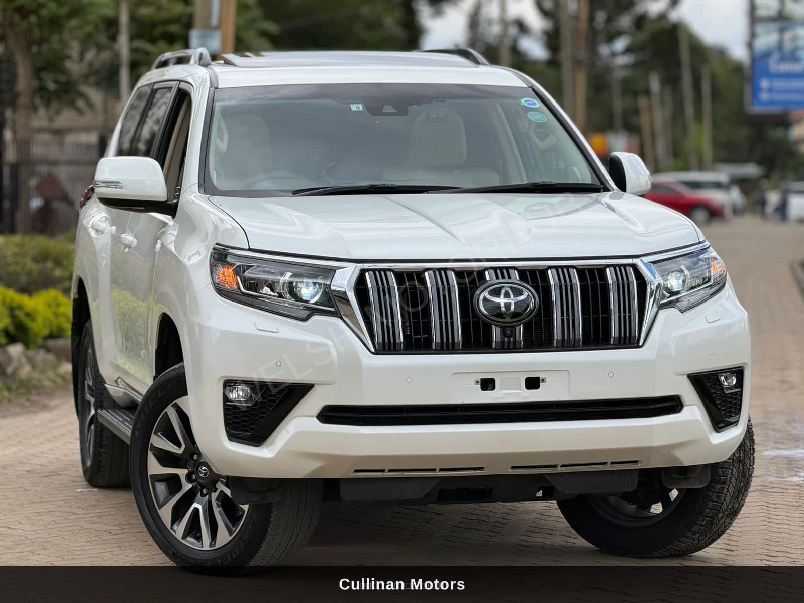 Toyota Land Cruiser ( Prado TX-L )