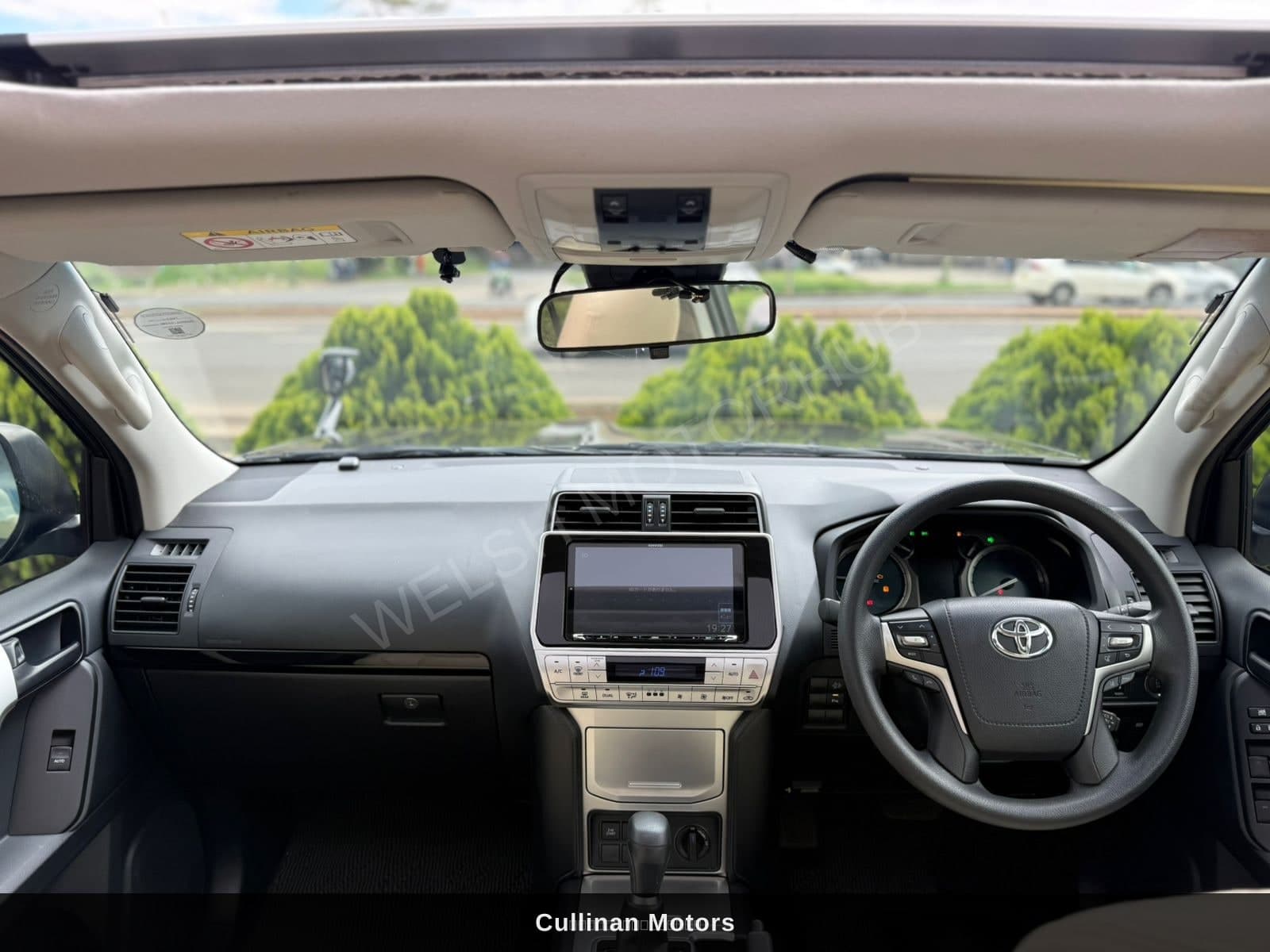 2019 Toyota Land Cruiser Prado TX-L for Sale Kenya KSh 7M thumbnail 7