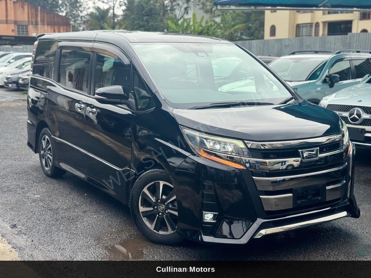 2019 Toyota Noah SI/WXB for Sale Kenya KSh 3M thumbnail 3