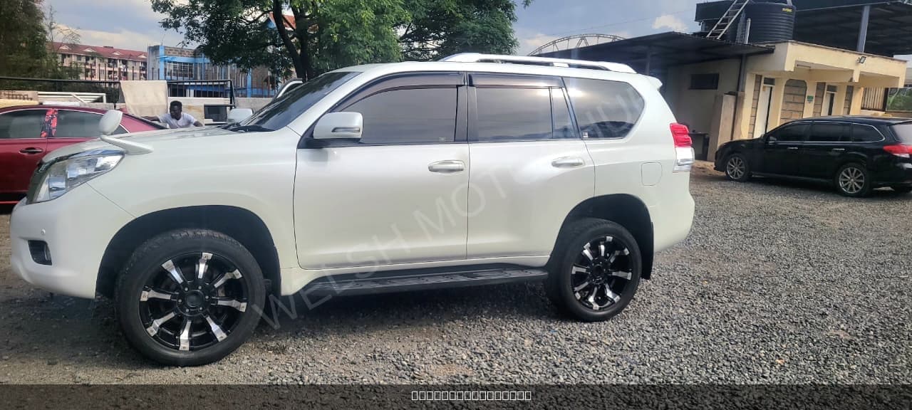2013 Toyota Land Cruiser TX for Sale Kenya KSh 3.9M thumbnail 10