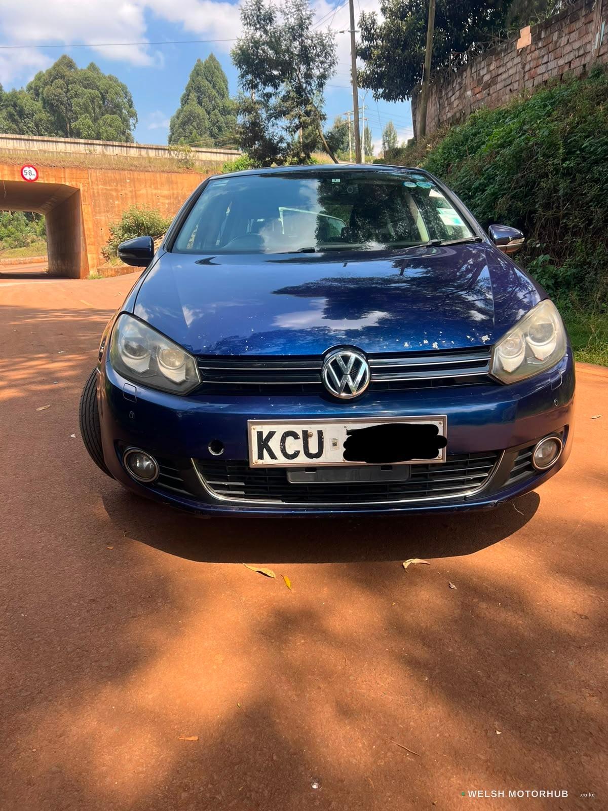 Volkswagen Golf ( TSI )