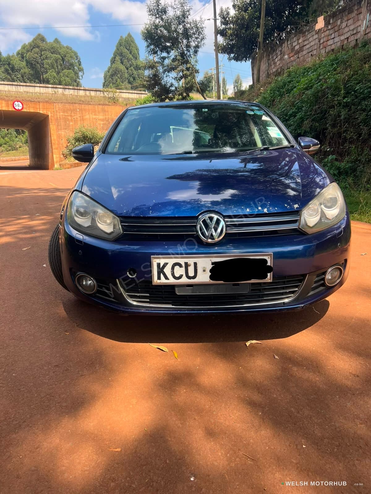 Volkswagen Golf ( TSI )