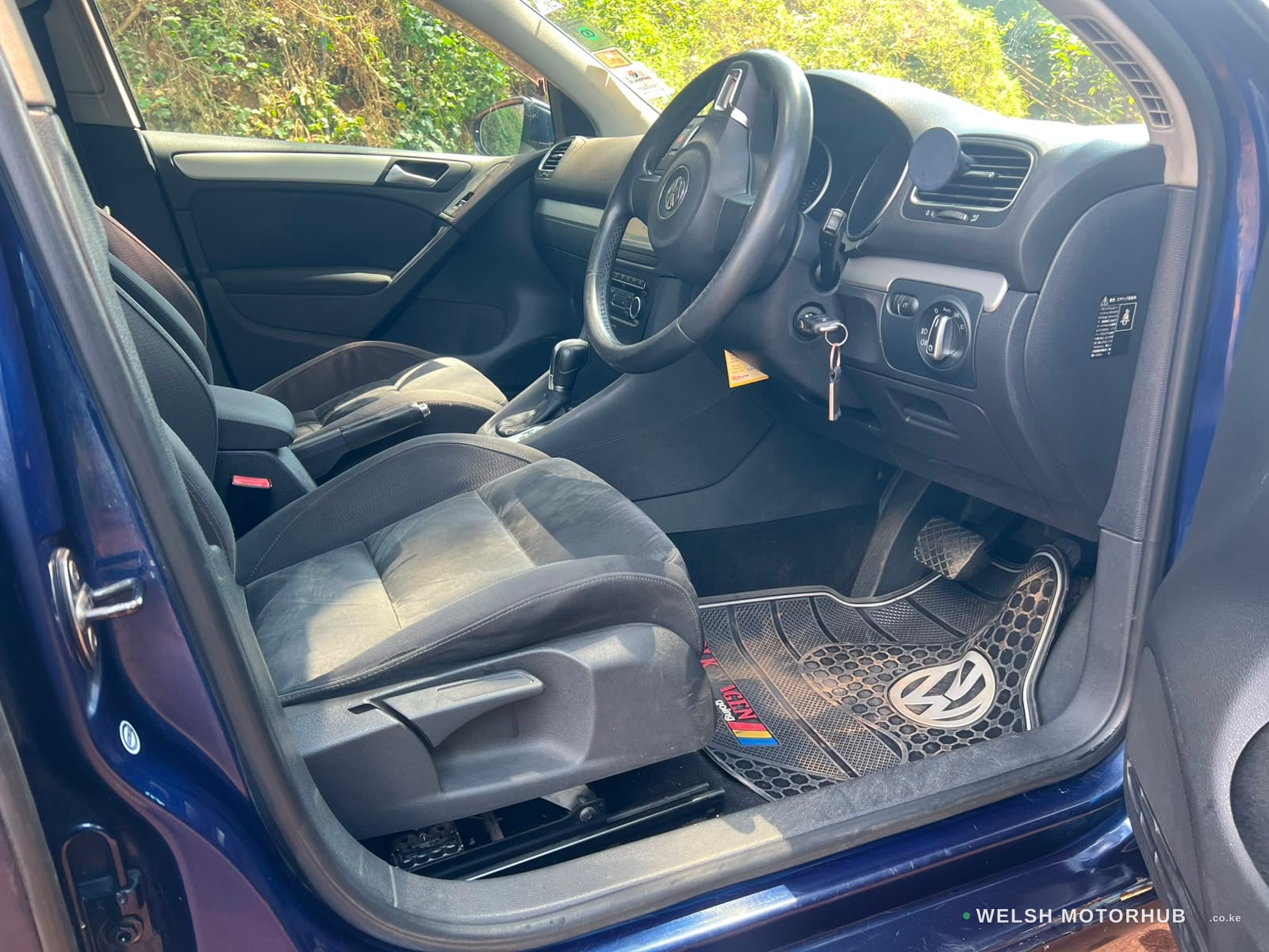 2012 Volkswagen Golf TSI 1.4L Petrol Hatchback, photo 3