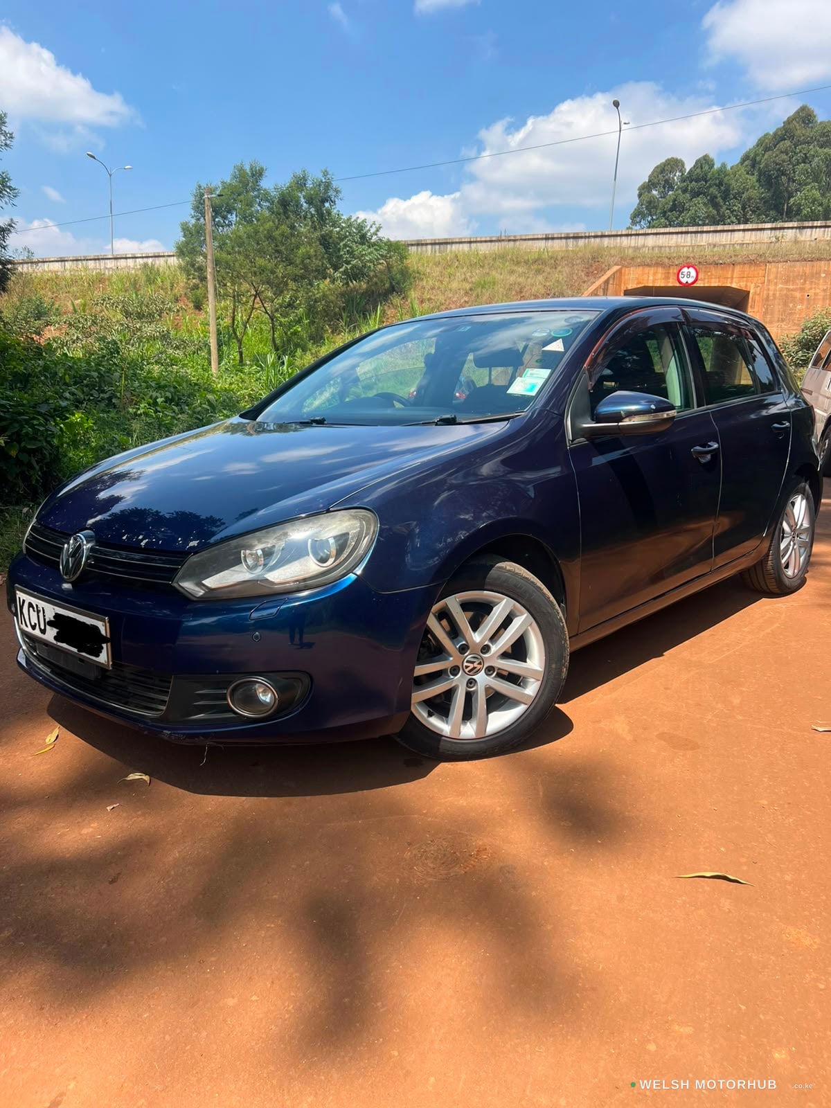 2012 Volkswagen Golf TSI 1.4L Petrol Hatchback, photo 2