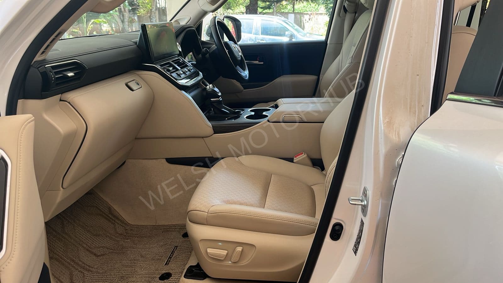 2023 Toyota Land Cruiser 300 series 3.3L Diesel Sedan, photo 9