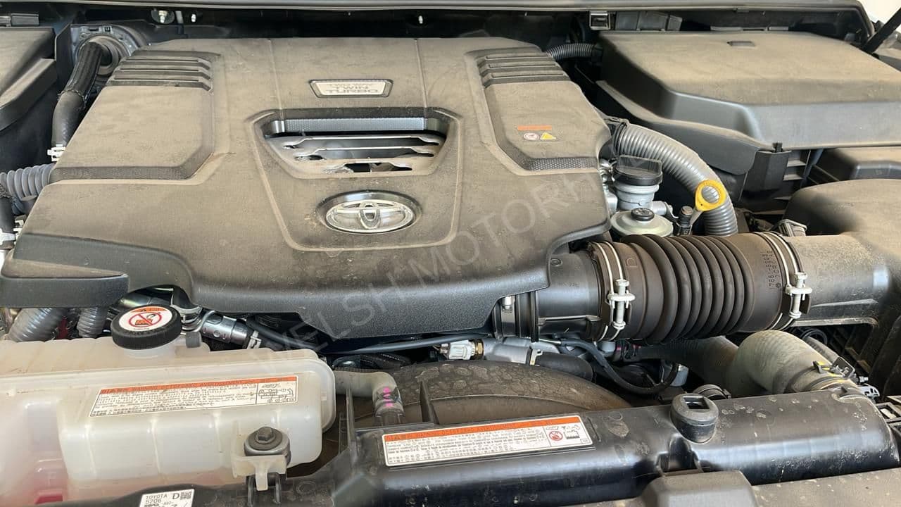 2023 Toyota Land Cruiser 300 series 3.3L Diesel Sedan, photo 5